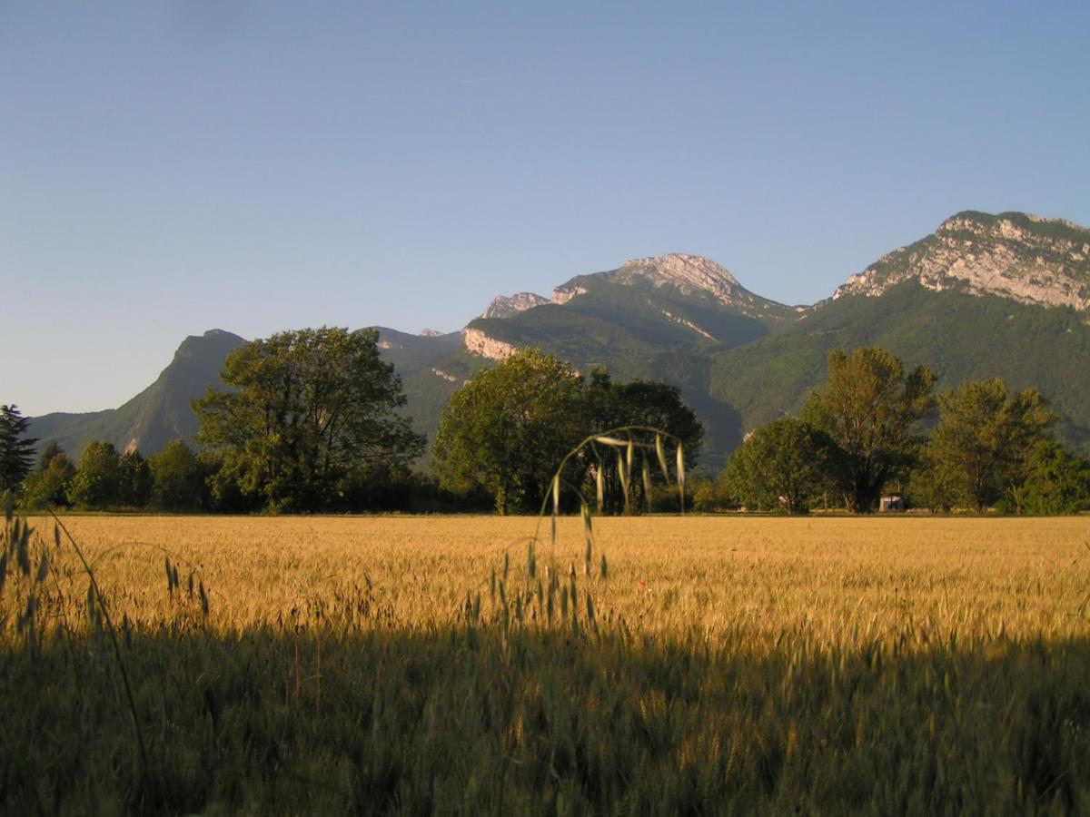 Les Champs Dores Noyarey Экстерьер фото